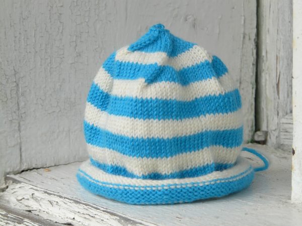 Gorro Tejido a mano para niño o niña azul agua marina